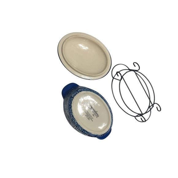 Temptations by Tara Blue Carved Baking Dishes
4 Oval 9 oz Old World Poinsettia - Picture 3 of 16